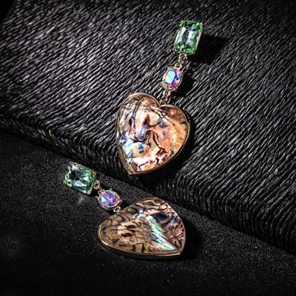 NEW!๐๐HUGE๐STATEMENT๐ABALONE SHELL๐HEARTS๐๐ - Picture 5 of 8